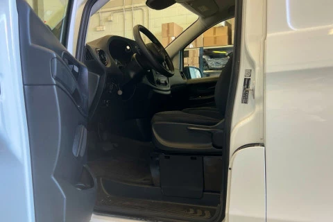 Mercedes-Benz eVito 111 Furgon largo