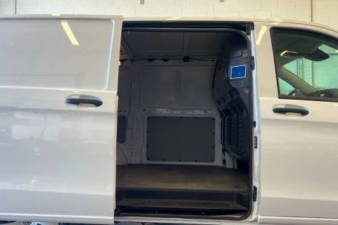 Mercedes-Benz eVito 111 Furgon largo