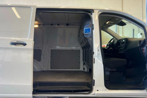 Mercedes-Benz eVito 111 Furgon largo