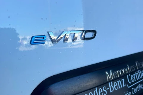 Mercedes-Benz eVito 111 Furgon largo