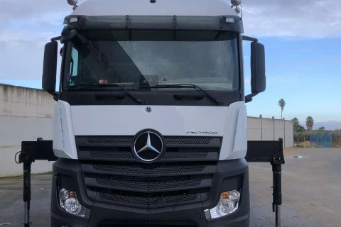 Mercedes-Benz Actros 2548 L + GRUA HMF 4020 + CAJA ABIERTA