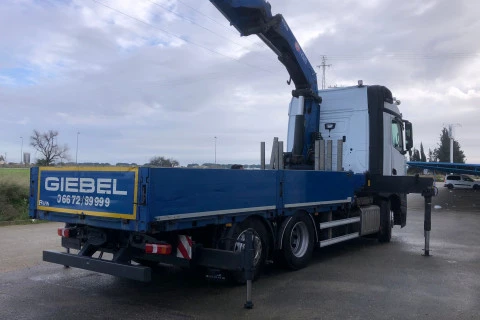 Mercedes-Benz Actros 2548 L + GRUA HMF 4020 + CAJA ABIERTA