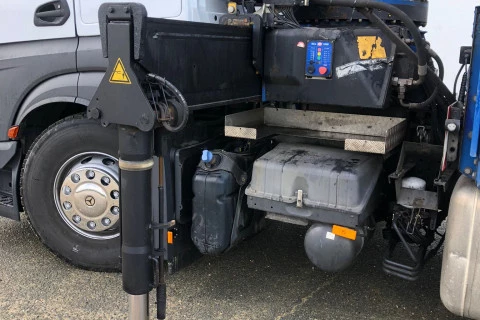 Mercedes-Benz Actros 2548 L + GRUA HMF 4020 + CAJA ABIERTA