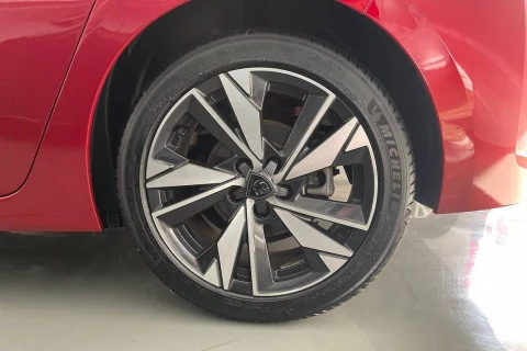 Peugeot 308 5P Allure Puretech 130 S&S EAT8