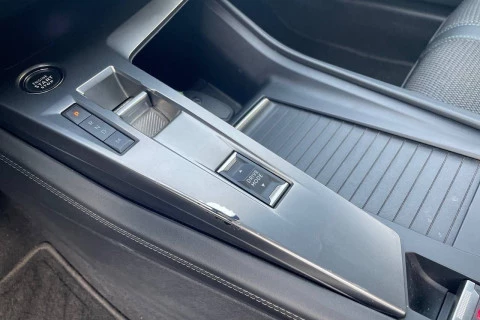 Peugeot 308 5P Allure Puretech 130 S&S EAT8