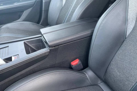 Peugeot 308 5P Allure Puretech 130 S&S EAT8