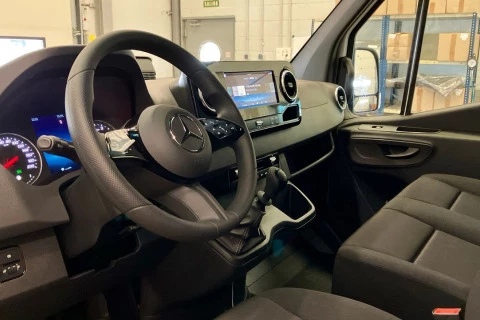 Mercedes-Benz Sprinter Nuevo Sprinter 311 CDI Furgón PRO Medio