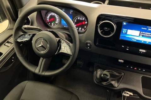 Mercedes-Benz Sprinter Nuevo Sprinter 311 CDI Furgón PRO Medio
