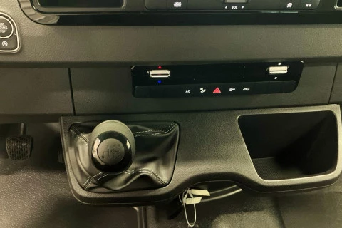 Mercedes-Benz Sprinter Nuevo Sprinter 311 CDI Furgón PRO Medio