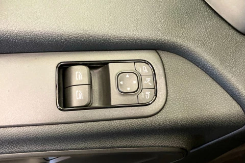 Mercedes-Benz Sprinter Nuevo Sprinter 311 CDI Furgón PRO Medio