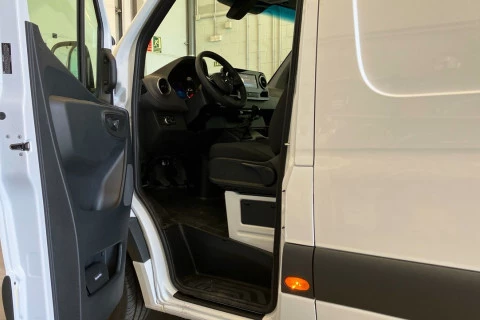 Mercedes-Benz Sprinter Nuevo Sprinter 311 CDI Furgón PRO Medio