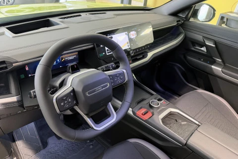 Jeep Compass eHybrid Jeep Compass MHEV First Edition Jeep Compass eHybrid Jeep Compass MHEV First Edition