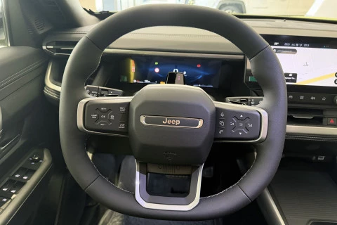 Jeep Compass eHybrid Jeep Compass MHEV First Edition Jeep Compass eHybrid Jeep Compass MHEV First Edition