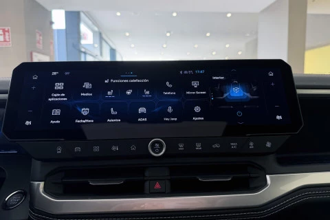 Jeep Compass eHybrid Jeep Compass MHEV First Edition Jeep Compass eHybrid Jeep Compass MHEV First Edition