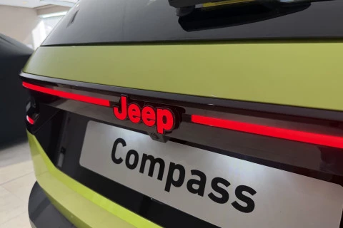 Jeep Compass eHybrid Jeep Compass MHEV First Edition Jeep Compass eHybrid Jeep Compass MHEV First Edition