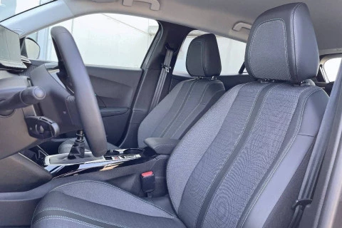 Peugeot 2008 Allure Pack Puretech 130 S&S 6 Vel. MAN