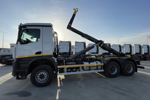 Mercedes-Benz Arocs 2643