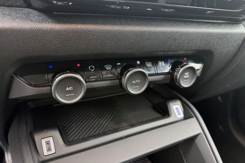 Citroën C4 Hybrid 145 ë-DCS6 Business Edition