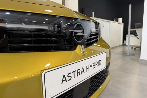 Opel Astra 1.2T XHT Hybrid 107kW Ultimate eDCT6