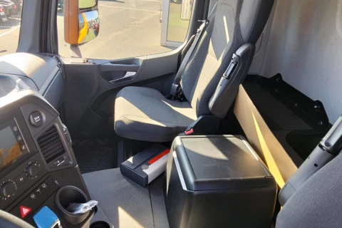 Mercedes-Benz Arocs 1951 HAD