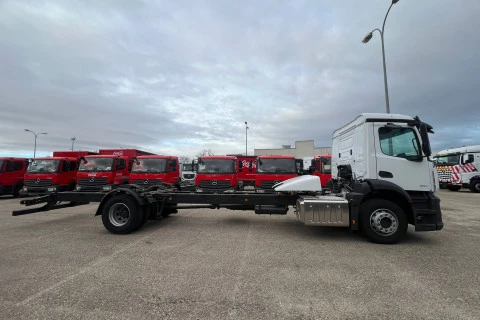 Mercedes-Benz Actros 1827 L