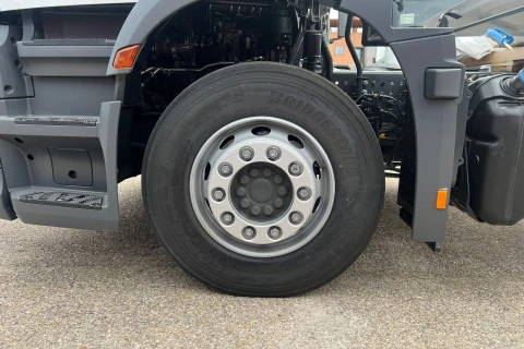 Mercedes-Benz Actros 1827 L