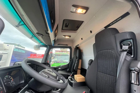 Mercedes-Benz Actros 1827 L