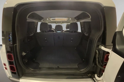 Land Rover Defender 3.0D I6 MHEV SE 4WD AT 183 kW (249 CV)