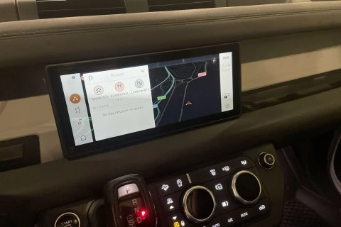 Land Rover Defender 3.0D I6 MHEV SE 4WD AT 183 kW (249 CV)