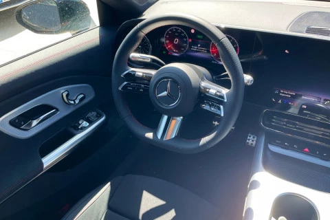 Mercedes-Benz CLA CLA 180 con tecnología híbrida