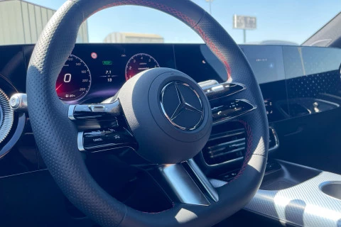 Mercedes-Benz CLA CLA 180 con tecnología híbrida
