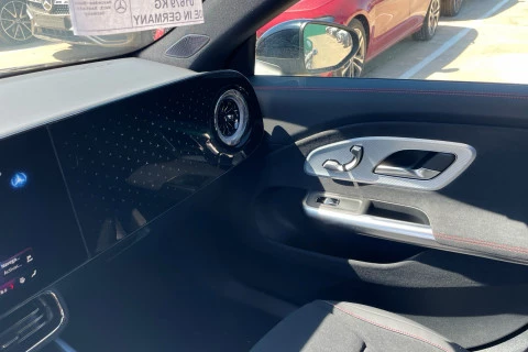Mercedes-Benz CLA CLA 180 con tecnología híbrida