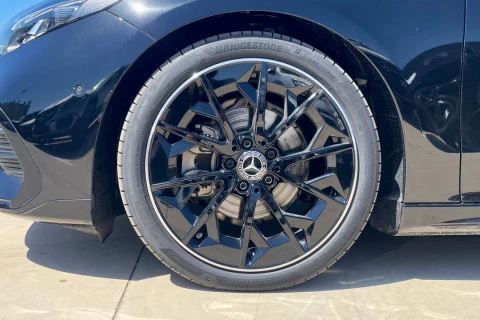 Mercedes-Benz CLA CLA 180 con tecnología híbrida