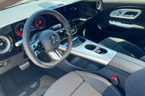 Mercedes-Benz CLA CLA 180 con tecnología híbrida
