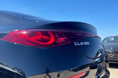 Mercedes-Benz CLA CLA 180 con tecnología híbrida