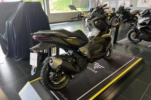 Voge SR1 ADV Gris Antracita