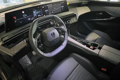 Peugeot 3008 Hybrid 1.2 107KW Allure eDCS6