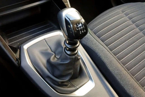 Peugeot 208 PureTech 100 Active 75 kW (100 CV)