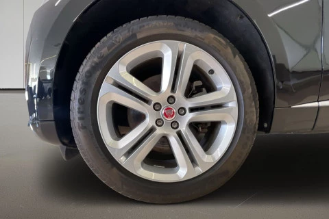 Jaguar F-Pace 2.0D l4 MHEV SE AWD Auto 150 kW (204 CV)