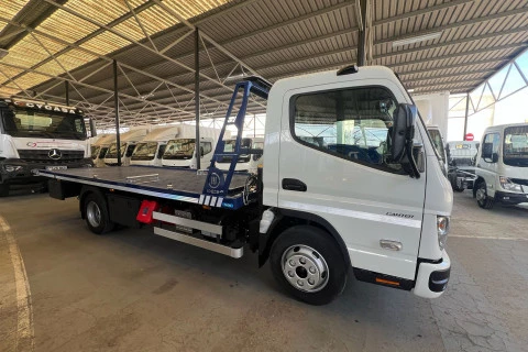 Mitsubishi Fuso Canter 7c18 Portacoches