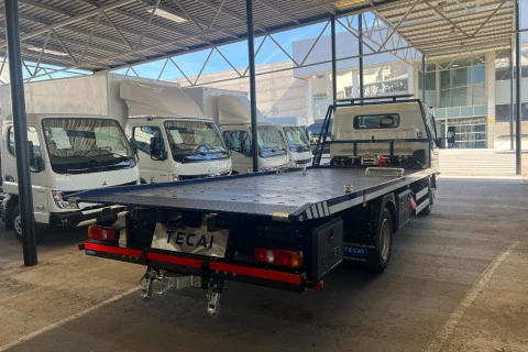 Mitsubishi Fuso Canter 7c18 Portacoches