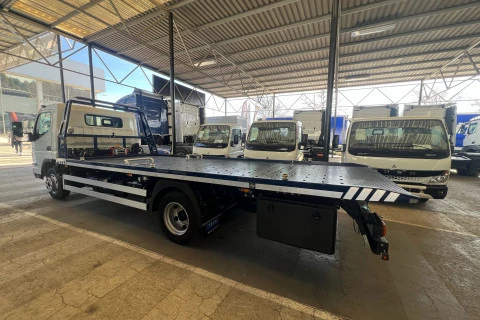 Mitsubishi Fuso Canter 7c18 Portacoches