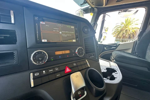 Mercedes-Benz Actros 1851 LS