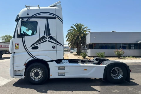 Mercedes-Benz Actros 1851 LS