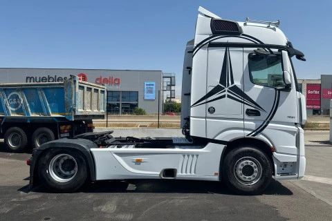Mercedes-Benz Actros 1851 LS