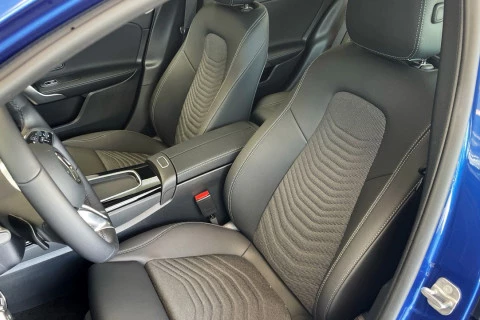 Mercedes-Benz Clase A A 250 e con tecnología híbrida EQ Sedán