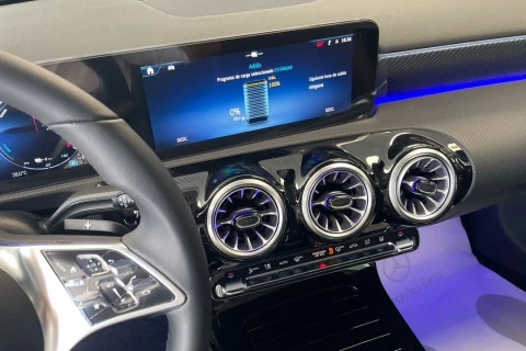 Mercedes-Benz Clase A A 250 e con tecnología híbrida EQ Sedán