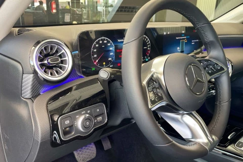 Mercedes-Benz Clase A A 250 e con tecnología híbrida EQ Sedán