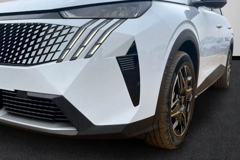 Peugeot 5008 Plug-in Hybrid 1.6 143KW Allure Exclusive e-DCS7