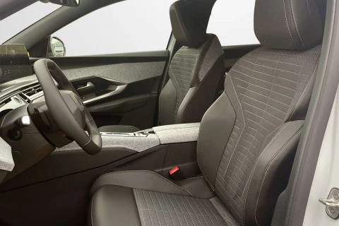 Peugeot 5008 Plug-in Hybrid 1.6 143KW Allure Exclusive e-DCS7